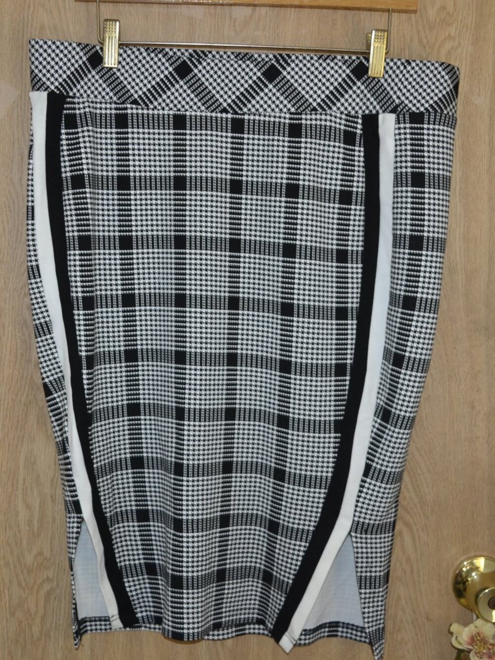Torrid Houndstooth Pencil Workwear Office Professional Chic Black & White Skirt